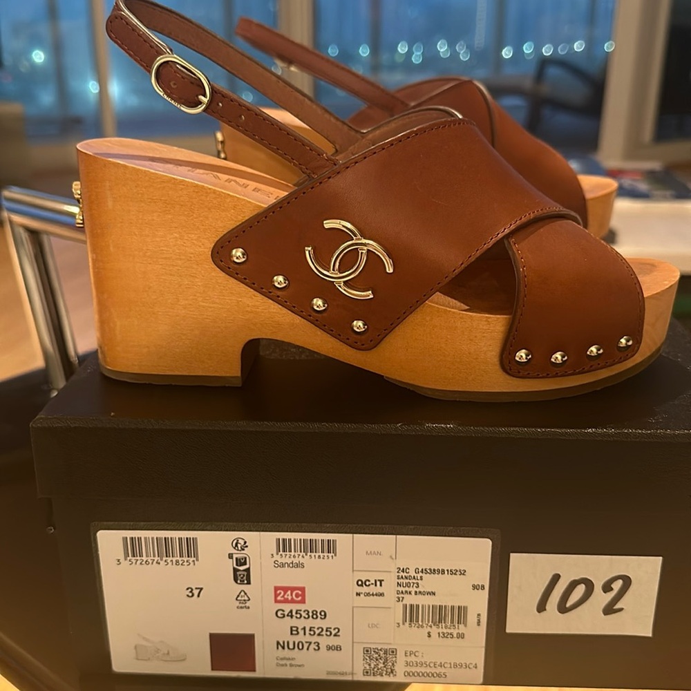 CHANEL dark brown/rust colored sandals 2024 cruise collection size 7